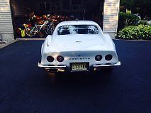 1973 White Chevrolet Corvette Coupe