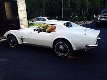 1973 White Chevrolet Corvette Coupe