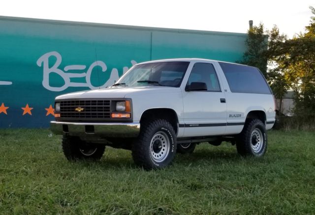 1994 White Chevrolet Blazer SUV