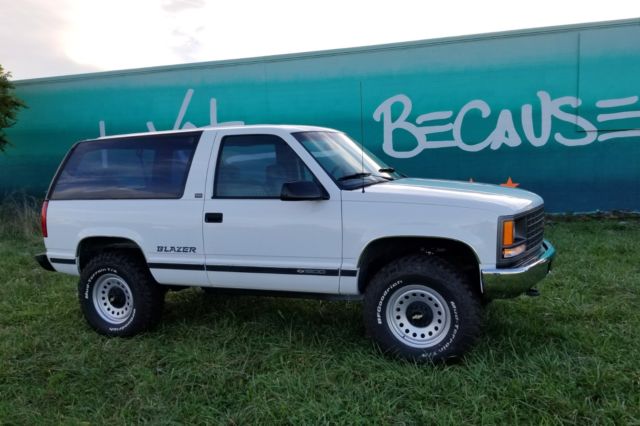 1994 White Chevrolet Blazer SUV