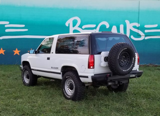 1994 White Chevrolet Blazer SUV