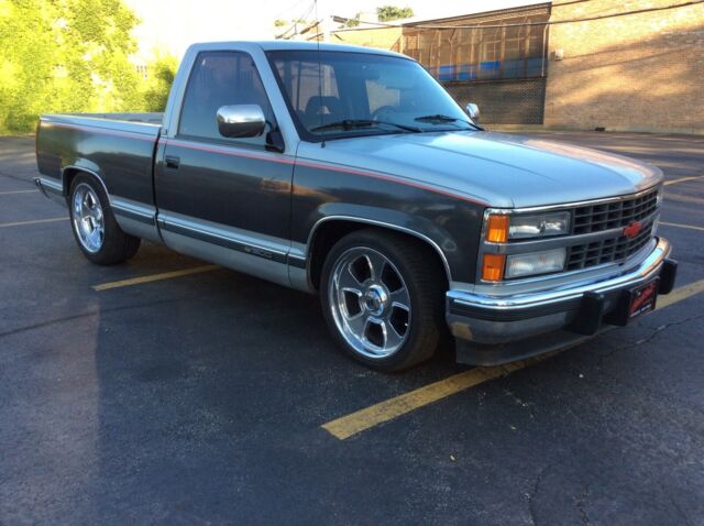 1992 Silver Chevrolet Silverado 1500 Standard Cab Pickup