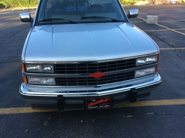 1992 Silver Chevrolet Silverado 1500 Standard Cab Pickup