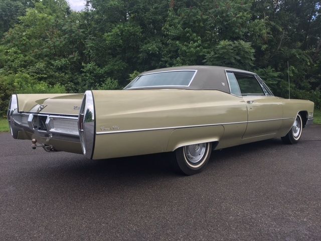 1967 Green Cadillac DeVille Coupe