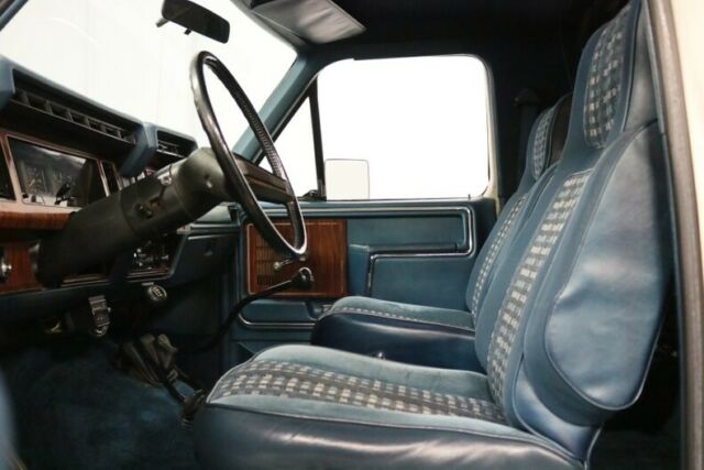 1982 Blue Ford Bronco SUV