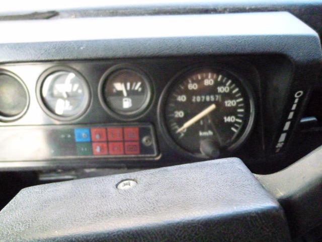 1987 White Land Rover Defender Standard Cab Pickup