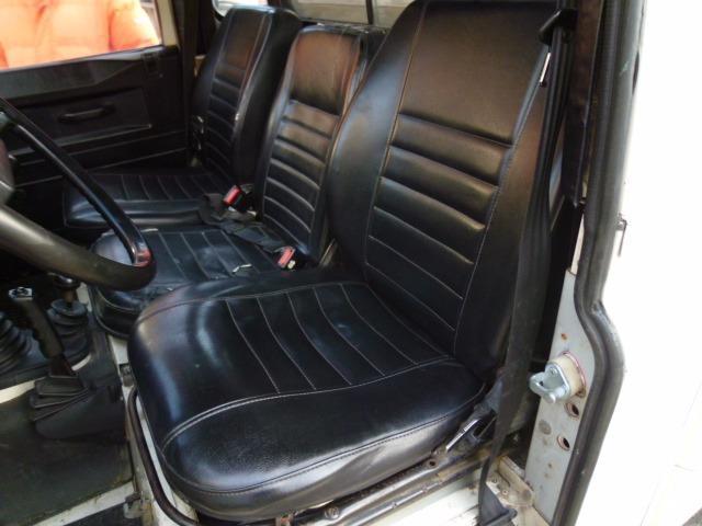 1987 White Land Rover Defender Standard Cab Pickup