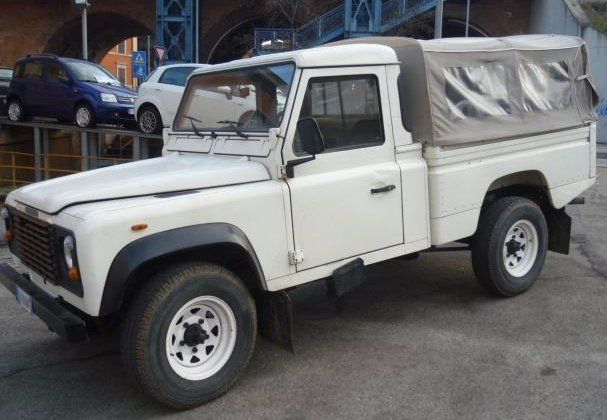 1987 White Land Rover Defender Standard Cab Pickup