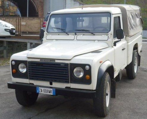 1987 White Land Rover Defender Standard Cab Pickup