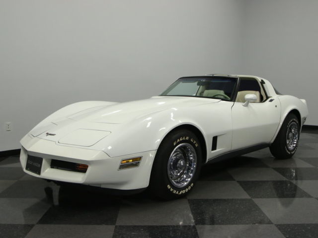 1980 White Chevrolet Corvette Coupe