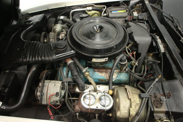 1980 White Chevrolet Corvette Coupe