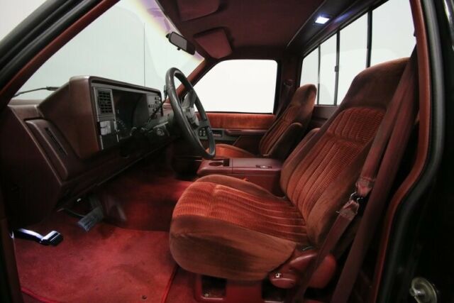 1992 Black Chevrolet Silverado 1500 Pickup Truck