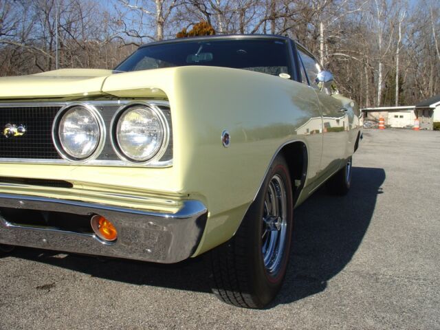 1968 Yellow Dodge Coronet 2 DOOR SEDAN (POST)
