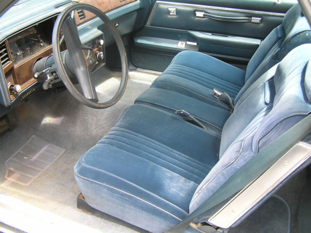 1985 dark blue over light blue Chevrolet El Camino