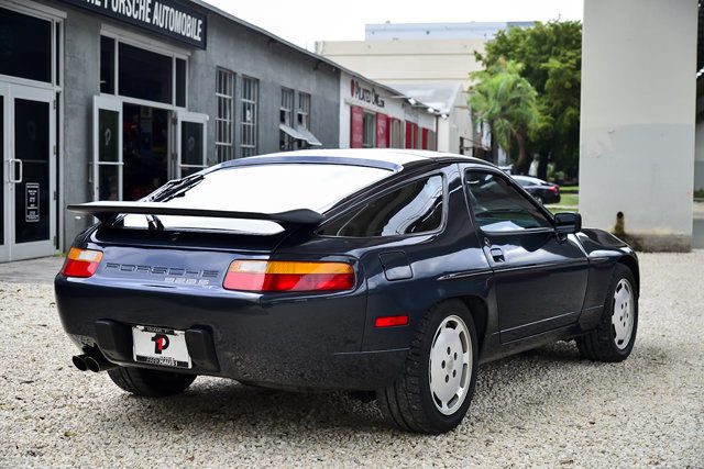 1987 Blue Porsche 928 Coupe