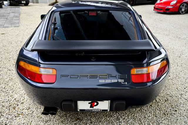 1987 Blue Porsche 928 Coupe