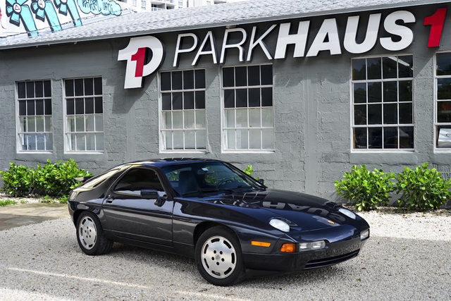 1987 Blue Porsche 928 Coupe