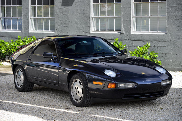 1987 Blue Porsche 928 Coupe