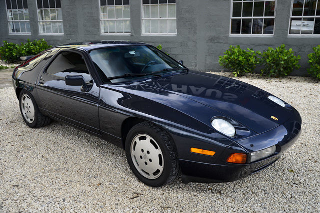 1987 Blue Porsche 928 Coupe