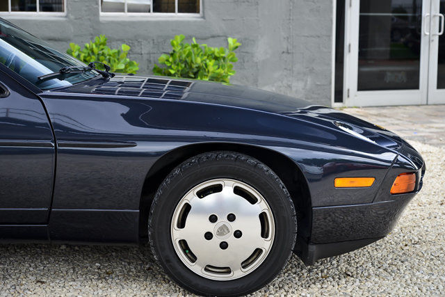 1987 Blue Porsche 928 Coupe