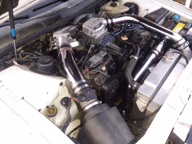 1991 White Ford Thunderbird Coupe