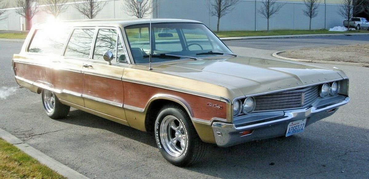 1968 Green Chrysler Town & Country Wagon