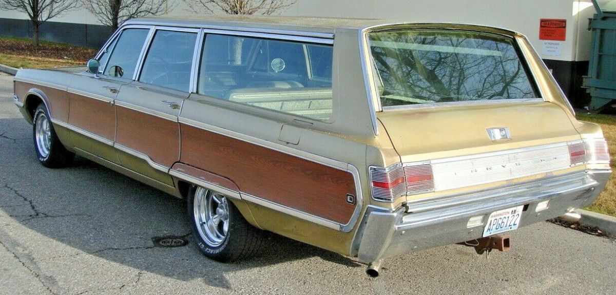 1968 Green Chrysler Town & Country Wagon
