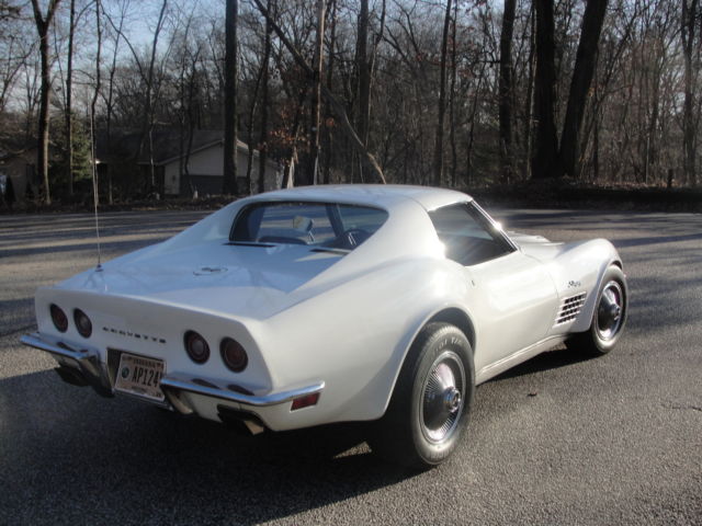 1971 WHITE Chevrolet Corvette Coupe