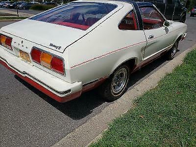 1978 White Ford Mustang Fastback