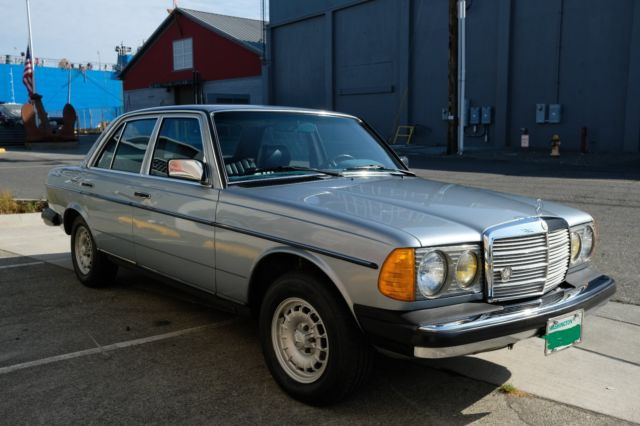 1984 Silver Blue metallic clear coat Mercedes-Benz 300-Series Sedan