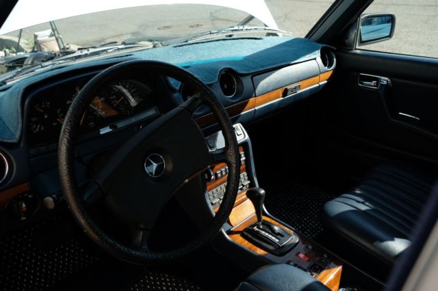 1984 Silver Blue metallic clear coat Mercedes-Benz 300-Series Sedan