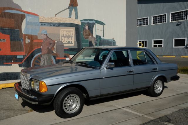 1984 Silver Blue metallic clear coat Mercedes-Benz 300-Series Sedan
