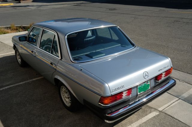 1984 Silver Blue metallic clear coat Mercedes-Benz 300-Series Sedan
