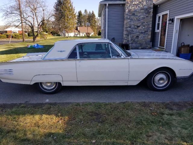 1961 White Ford Thunderbird Coupe