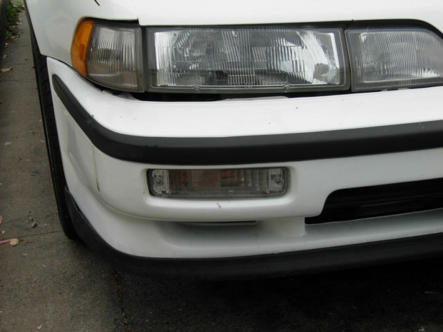 1990 White Acura Integra Coupe