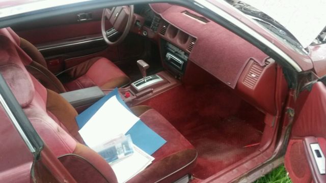 19840000 maroon Nissan 300ZX Coupe