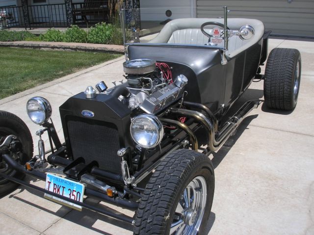 1923 Gray Ford Model T roadster