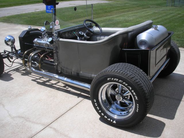 1923 Gray Ford Model T roadster