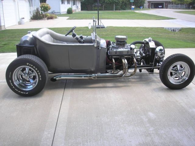 1923 Gray Ford Model T roadster