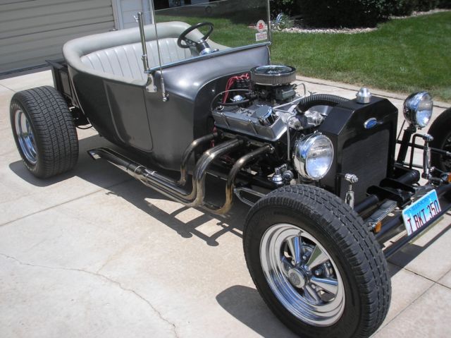 1923 Gray Ford Model T roadster