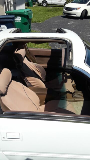 1987 Silver Nissan 300ZX Coupe/T-Top