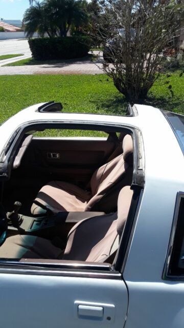 1987 Silver Nissan 300ZX Coupe/T-Top