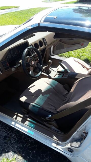 1987 Silver Nissan 300ZX Coupe/T-Top