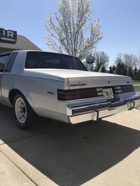 1986 Silver Buick Regal Coupe