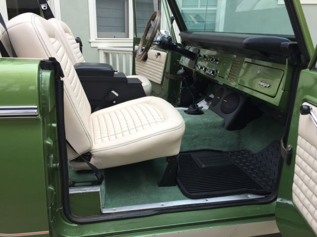 1976 Green Ford Bronco Cab & Chassis