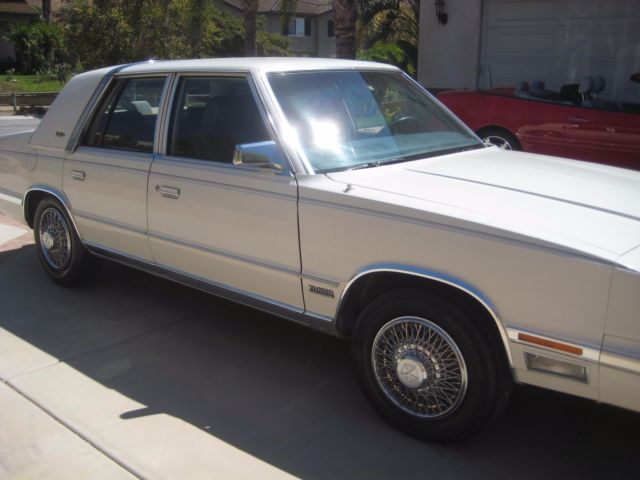 1986 White Chrysler New Yorker Sedan