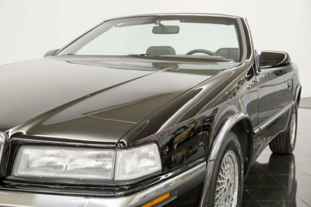 1990 Black Chrysler TC by Maserati --