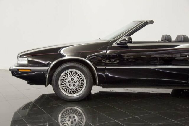 1990 Black Chrysler TC by Maserati --