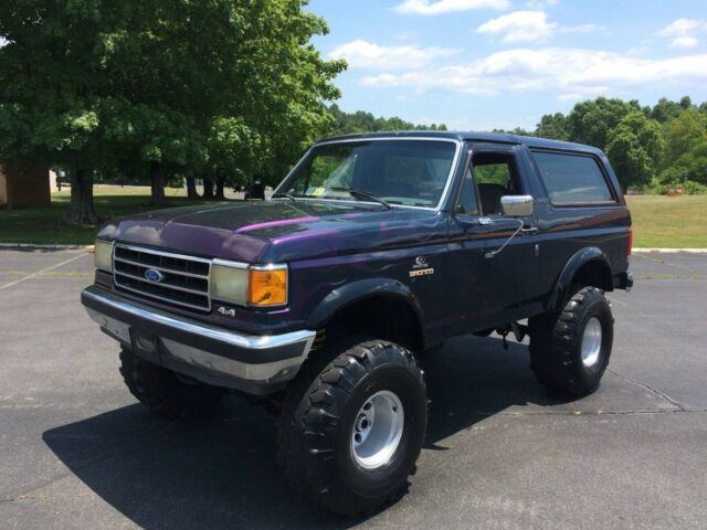 1989 Blue Ford Bronco SUV