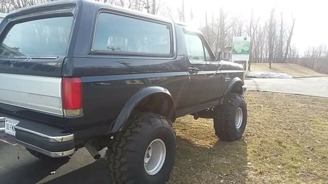 1989 Blue Ford Bronco SUV